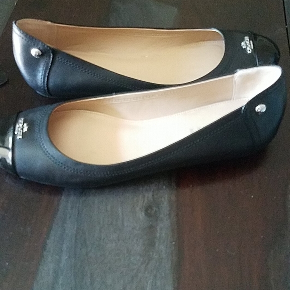 Coach - Picture 2 of 3